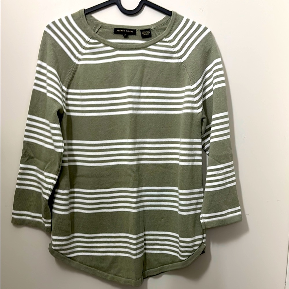 Jeanne Pierre S Green 3/4  Sleeve white stripped and sage green Top!